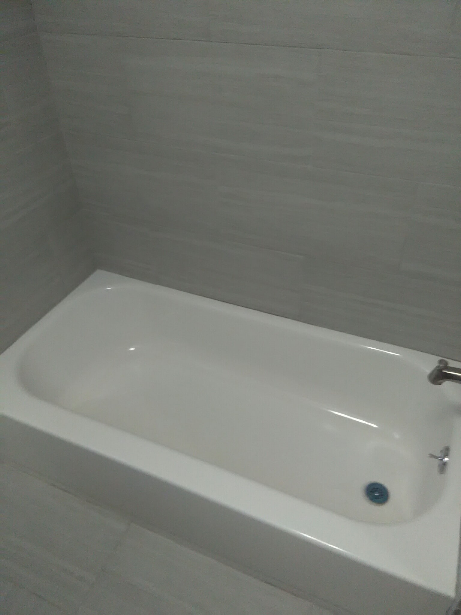BATHTUB - 324 Fisher Avenue