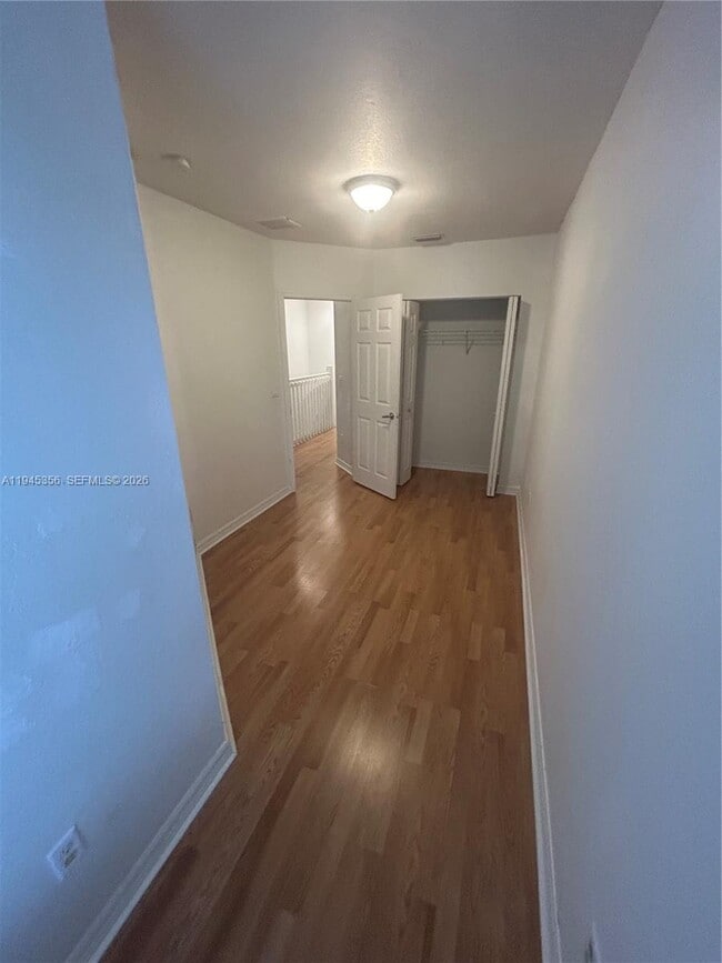 Building Photo - 1916 Alamanda Way