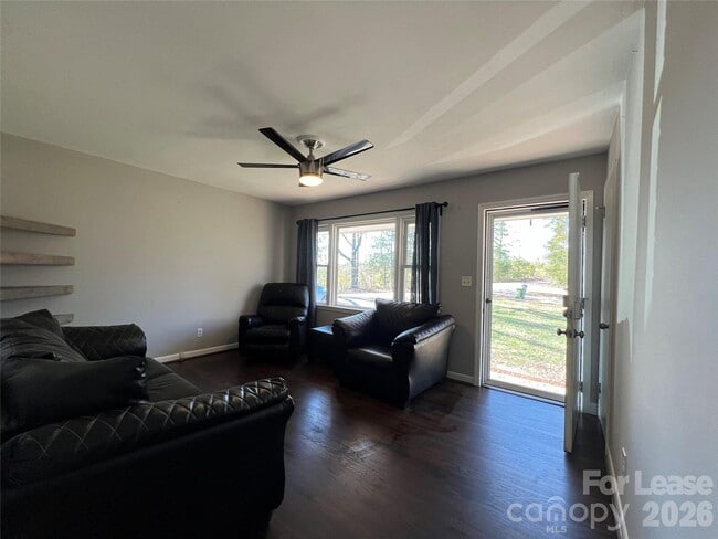 Building Photo - 2122 Boxcar Rd