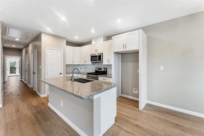 Building Photo - 5101 Rue St