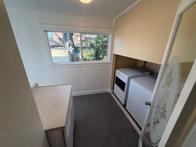 Building Photo - East Sacramento Home | 3 bedroom / 2 bathroom |1 bedroom 1 bath ADU | Available Now!