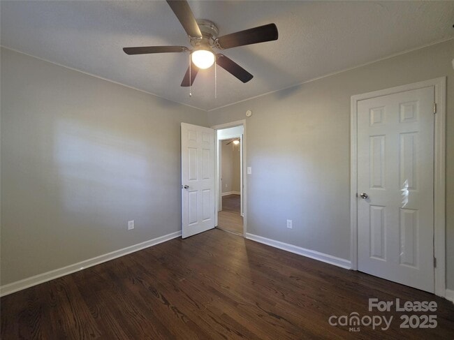 Building Photo - 305 Amber Ct SW