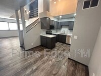 Building Photo - 1721 Ridgehaven Ct