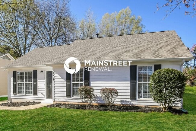 Building Photo - 3 Bedroom Pet-Friendly Home in Indian Trai...