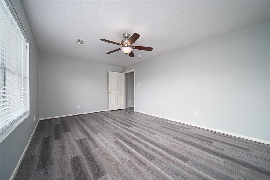 Building Photo - 15331 Hickory Dale St