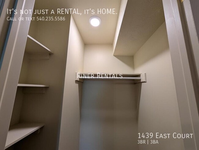 Building Photo - 1439 East Ct