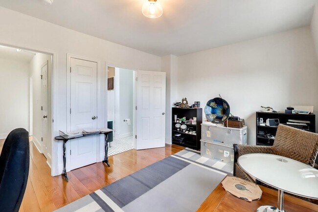 Building Photo - Sprawling 5 Bed, 3 Bath, Two Kitchens, Dual Back Decks, Two Office/Den Townhouse, 2 WD in Unit - ...