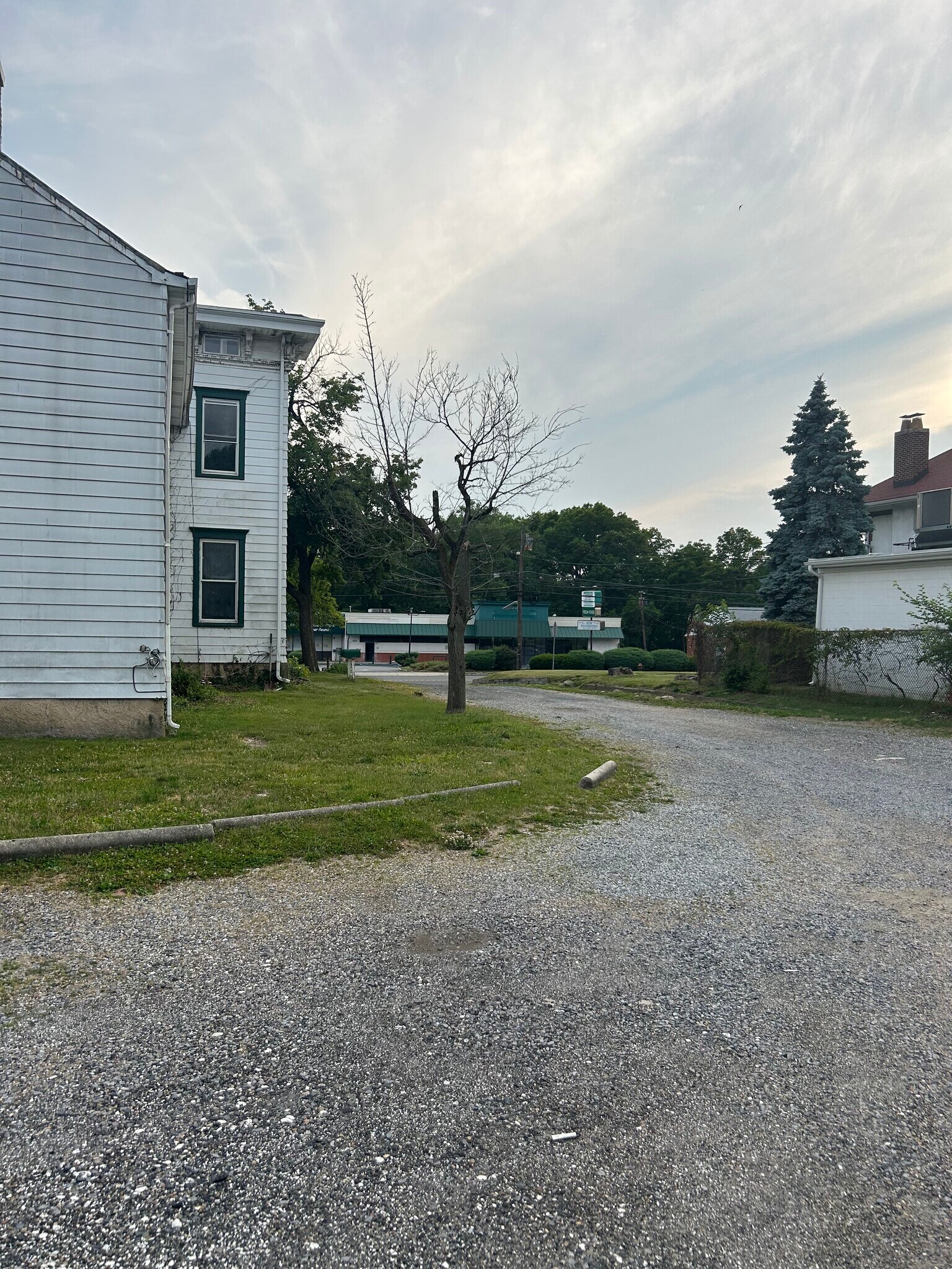 Building Photo - 1530 Pennington Rd