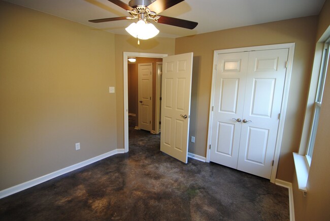Building Photo - 3/2 One Level in Sherwood!
