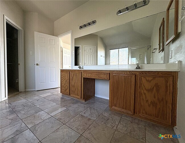 Building Photo - 2313 Modoc Dr