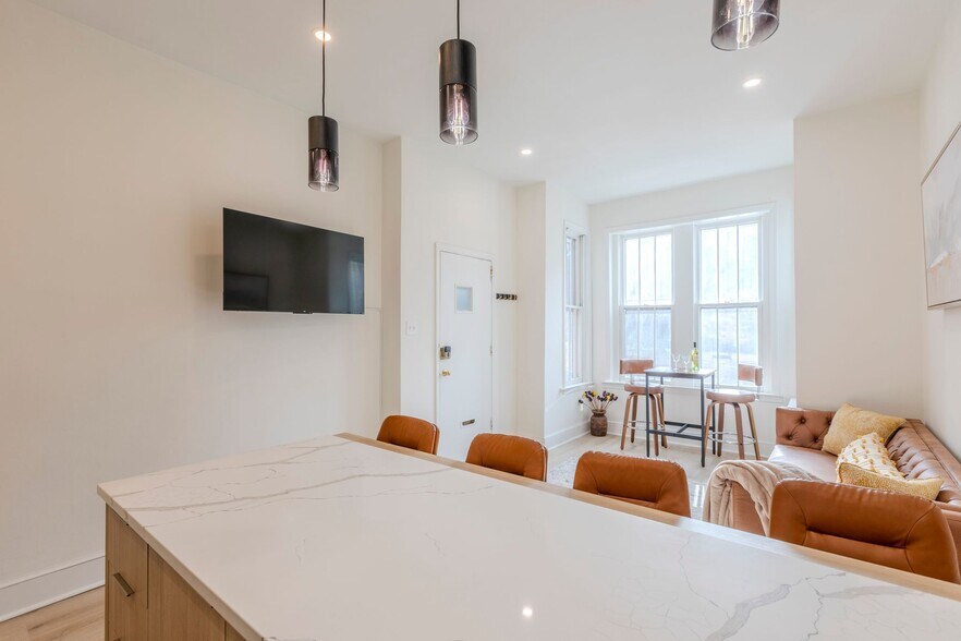 Building Photo - 134 F St SE