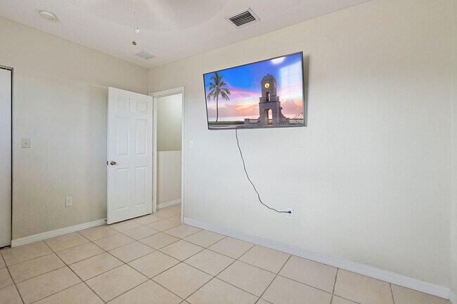 Building Photo - 13765 SW 171st Terrace