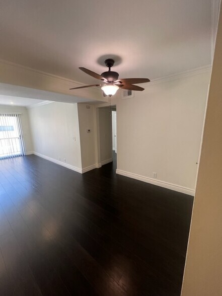 Building Photo - Whitsett Apartments