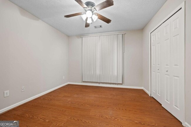 Building Photo - 2339 Leacroft Way