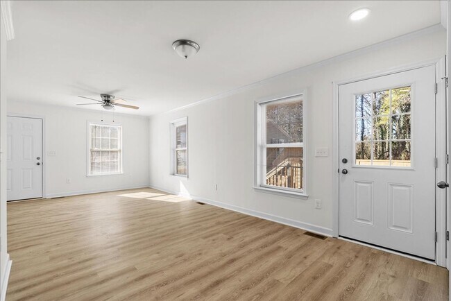 Building Photo - The Home You’ve Been Searching For! *Utilities & Furniture can be added with a rental premium.*