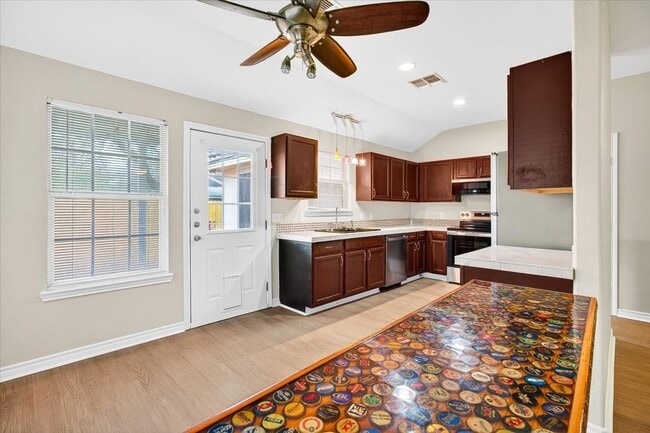 Building Photo - 3726 Sunnyville Dr