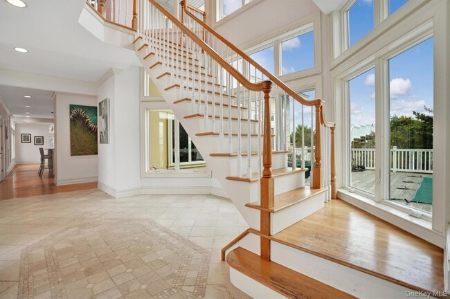 Building Photo - 605 Dune Rd