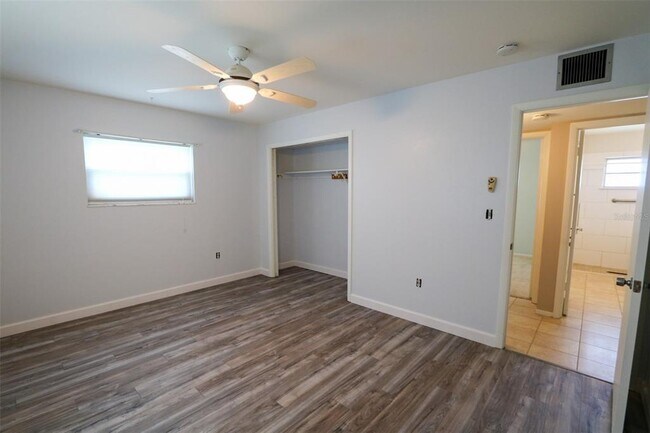 Building Photo - 1204 Harkness Way