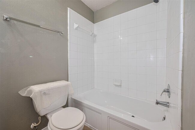 Building Photo - 11030 KNOBBLEY Oak Ct