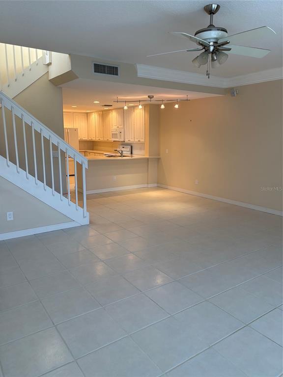 Building Photo - 5397 Cambiago St