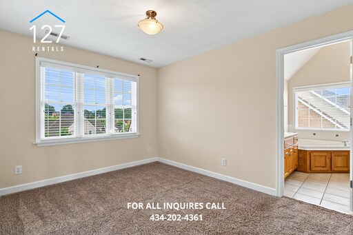 Building Photo - Comfortable & Stunning 4-Bedroom House in Prime Forest Location!
