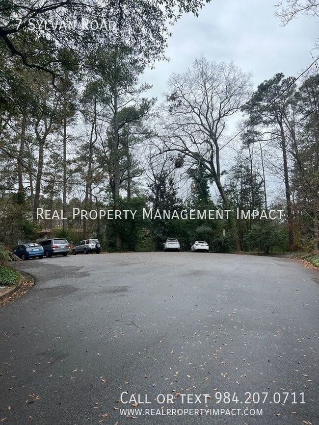 Building Photo - 7 Sylvan Rd