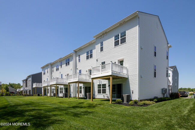 Building Photo - 18 Crimson Dr