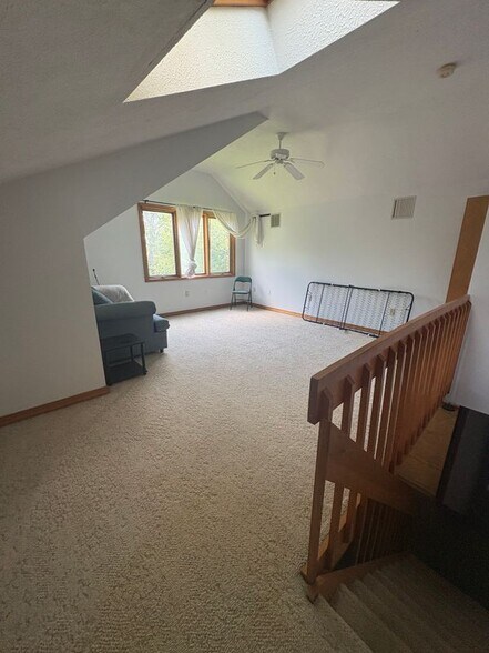 Building Photo - 37 Skyview Dr