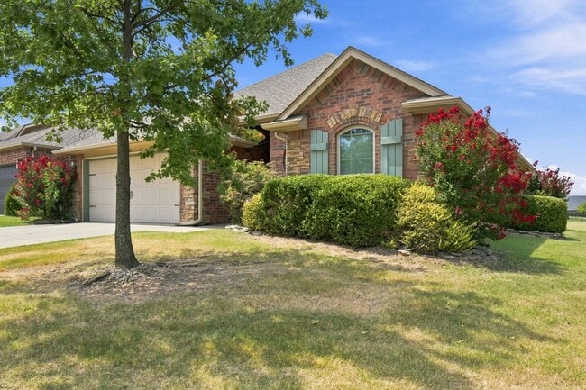 Building Photo - 10724 Masters Cir
