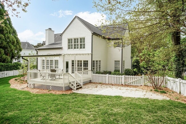 Building Photo - Meticulous Four Bedroom Dream Home!