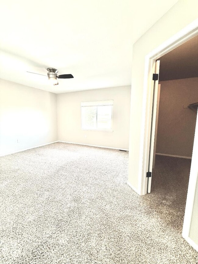 Building Photo - 1872 S Cathay Ct