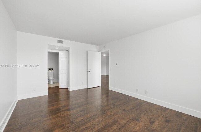 Building Photo - 12950 SW 4th Ct