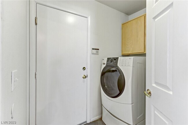Building Photo - 3781 White Peppermint Dr