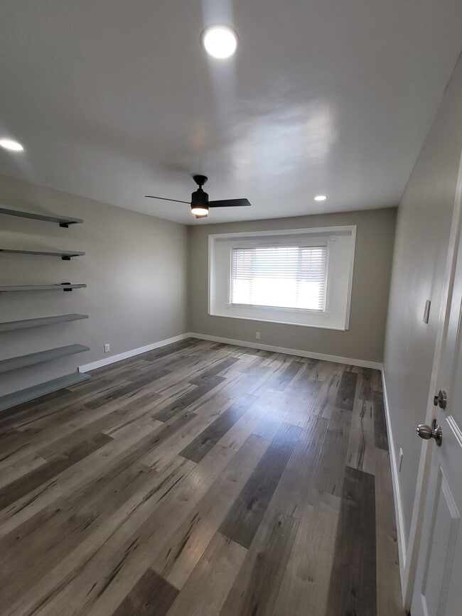 Building Photo - 8743 Dorion St
