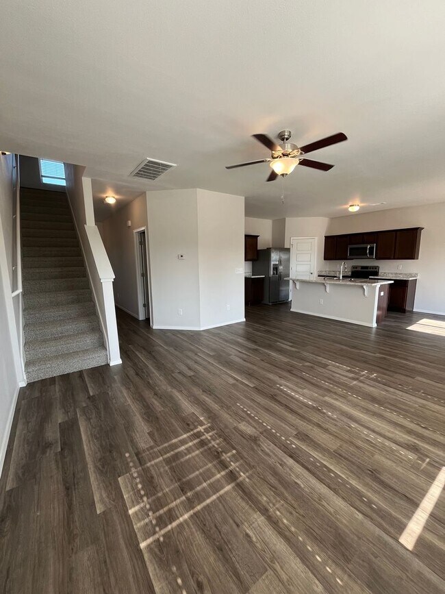 Building Photo - *Pre-leasing* Three Bedroom | Two and a Half Bathroom Home in Farmington