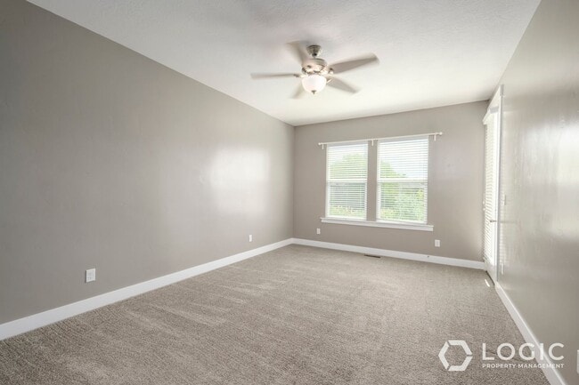 Building Photo - Stunning Row End Townhome In Prime Location!