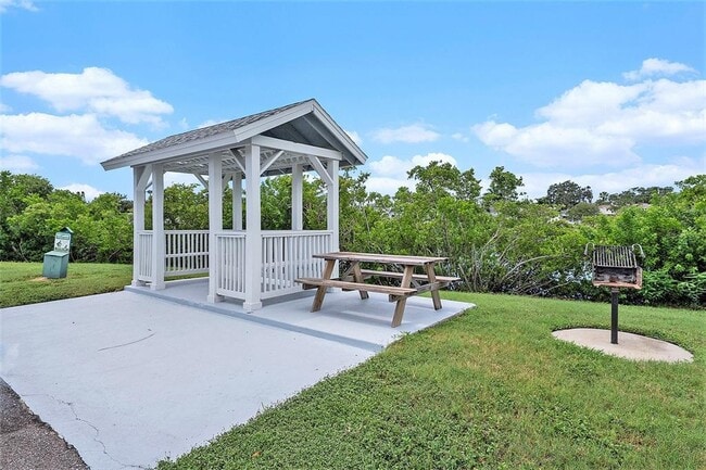 Building Photo - 455 Alt 19