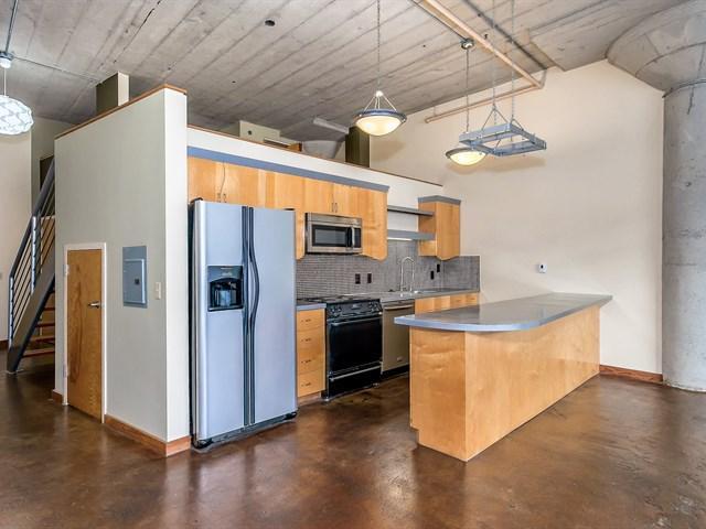 Building Photo - Open Floor Plan Loft in Jack London Square