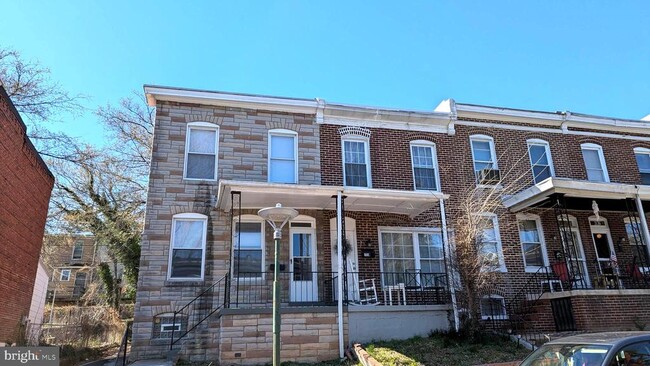 Building Photo - 3026 Mathews St