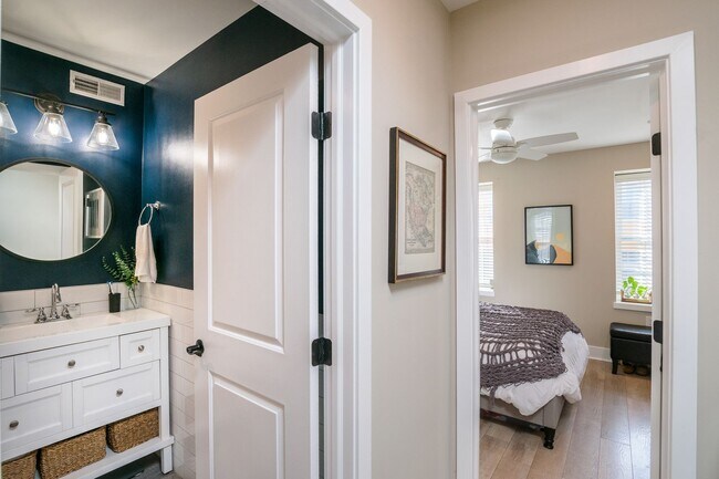 Building Photo - Two Bedroom Point Breeze Home