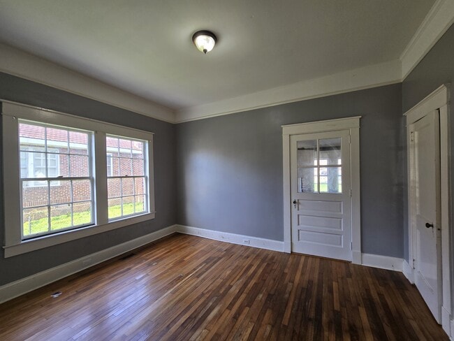 Building Photo - 110 Morgan Ave