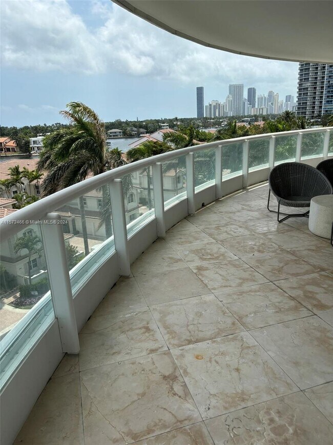 Building Photo - 21050 Point Pl