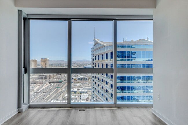 Building Photo - 4471 Dean Martin Dr