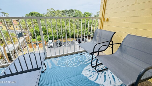 Building Photo - 732 N Halifax Ave