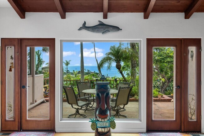 Building Photo - 701 N Granados Ave