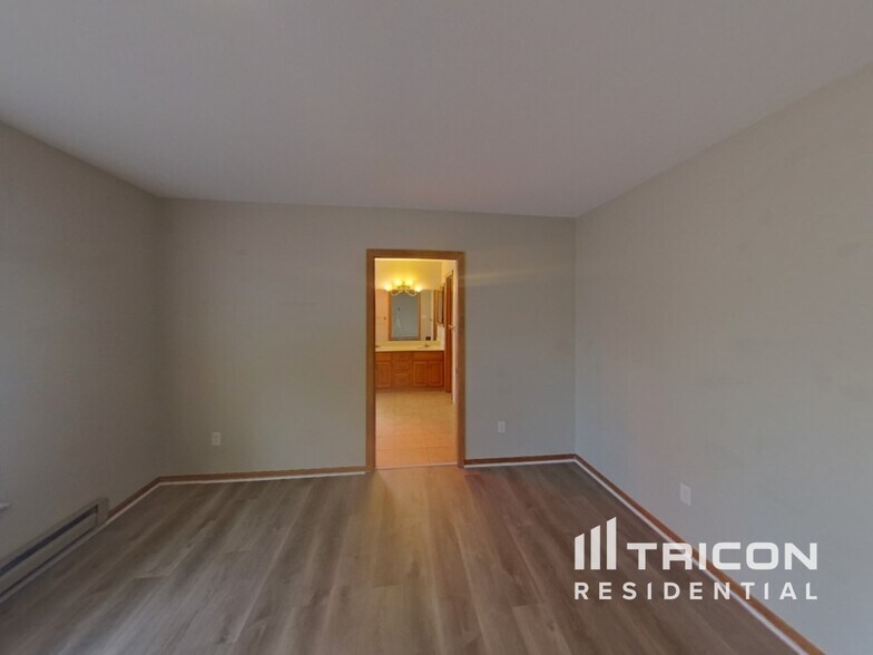 Building Photo - 820 Woodmoor Dr
