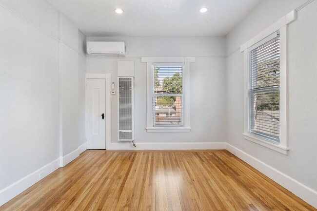 Building Photo - Fully Renovated 1 Bedroom in Downtown Palo...