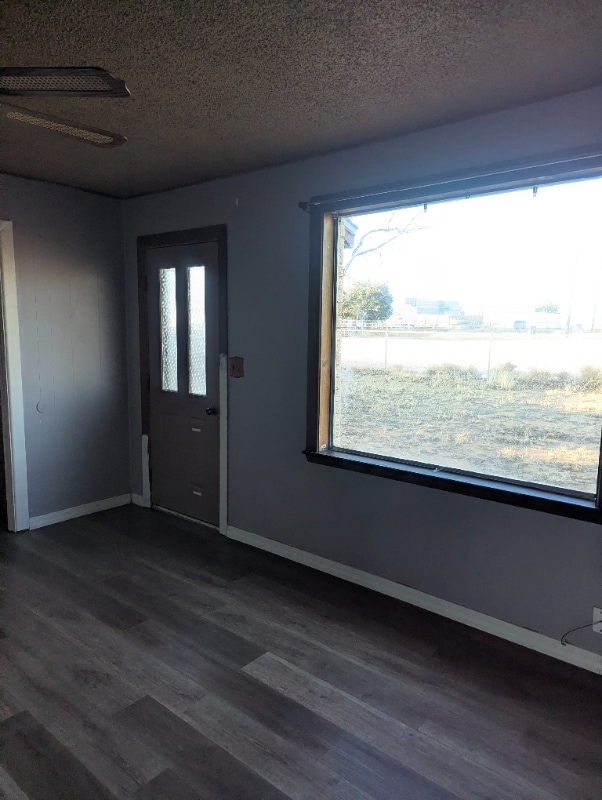 Building Photo - 503 W Birch St