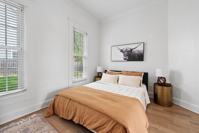 Building Photo - Updated Bungalow, Steps from Short North and OSU