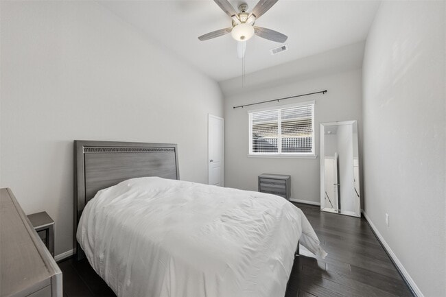 Building Photo - 806 Butterfly Garden Trail